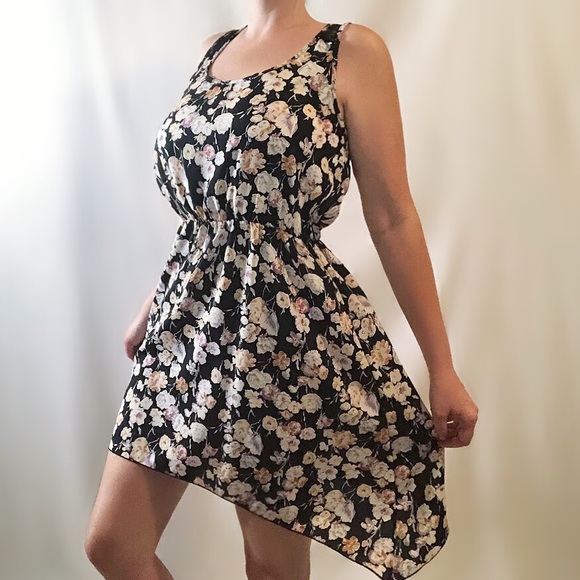 Ambiance light flowy sleeveless floral dress - Picture 1 of 9